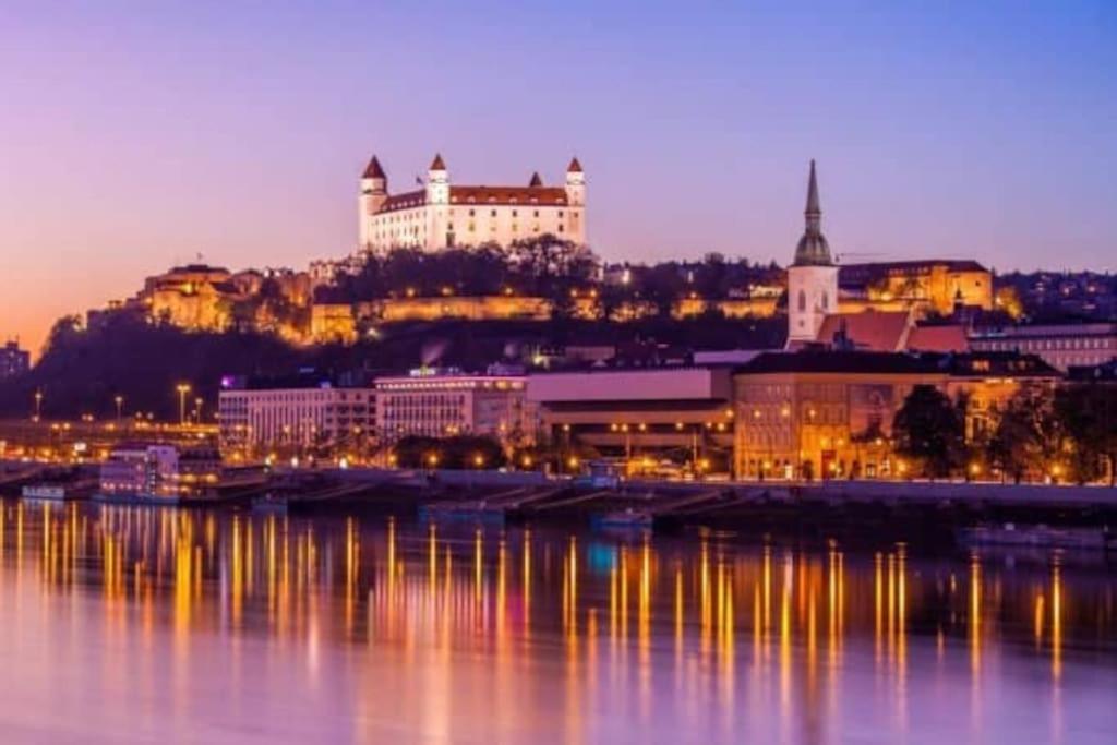 Diamond Residence In Old Town With Free Parking Bratislava Eksteriør billede