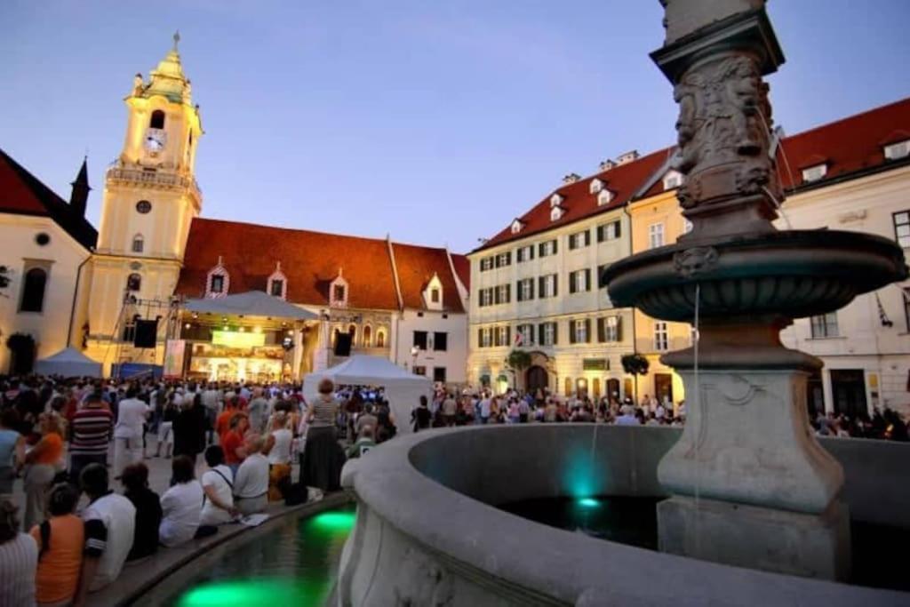 Diamond Residence In Old Town With Free Parking Bratislava Eksteriør billede