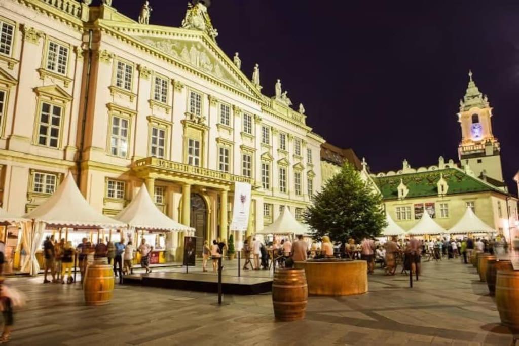 Diamond Residence In Old Town With Free Parking Bratislava Eksteriør billede